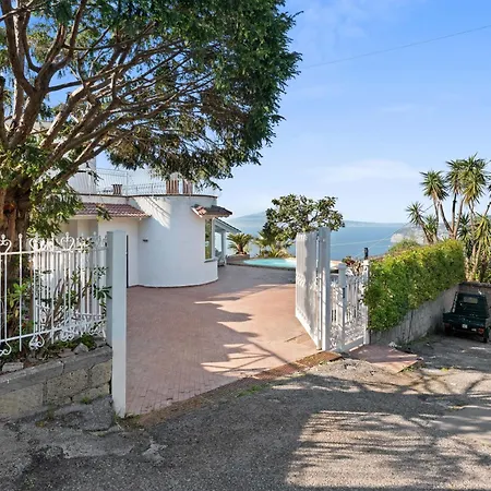 Giu Giu Vista Mare Con Piscina A Villa