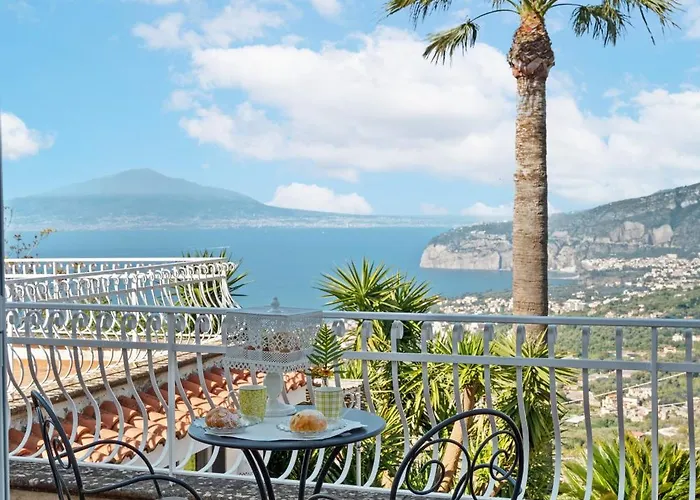 Villa Giu Giu Vista Mare Con Piscina A Sorrente
