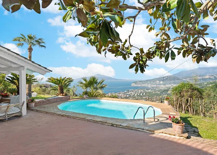 Giu Giu Vista Mare Con Piscina A Villa