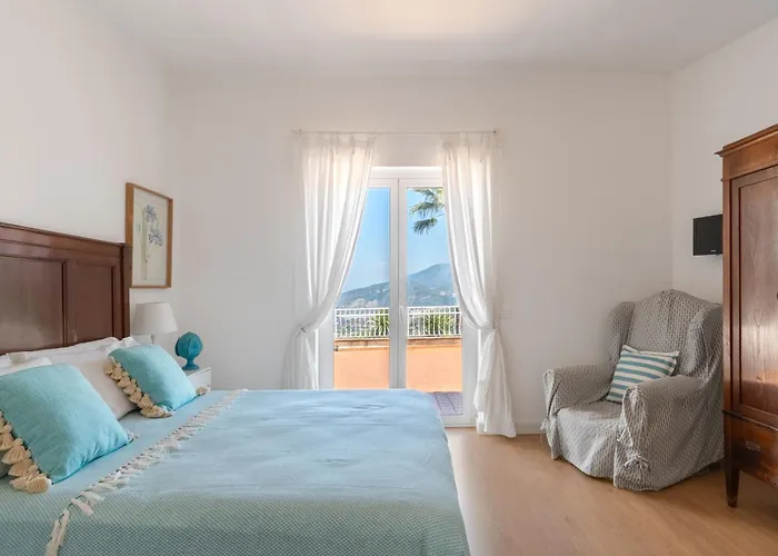 Giu Giu Vista Mare Con Piscina A * Sorrente