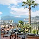 Villa Giu Giu Vista Mare Con Piscina A Sorrente