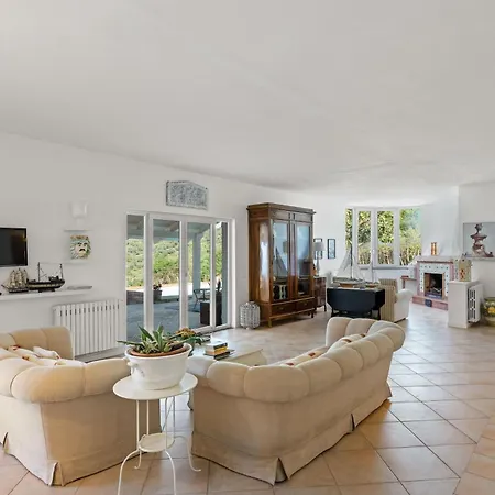 Villa Giu Giu Vista Mare Con Piscina A Sorrento