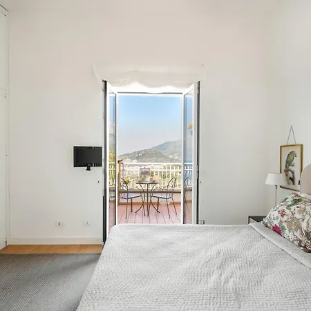 Giu Giu Vista Mare Con Piscina A Villa *