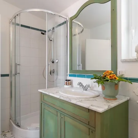 Giu Giu Vista Mare Con Piscina A فيلة سورينتو