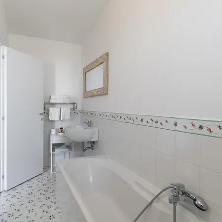 Giu Giu Vista Mare Con Piscina A فيلة *