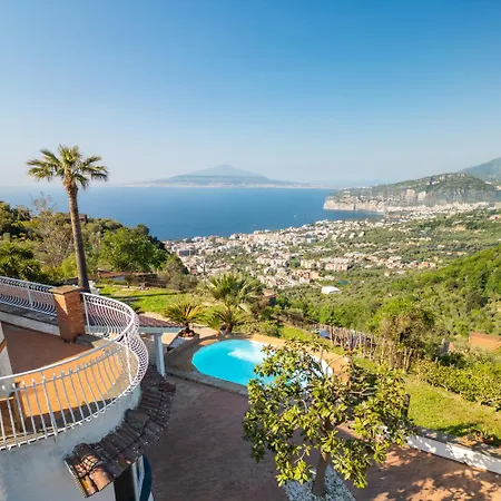 Giu Giu Vista Mare Con Piscina A *