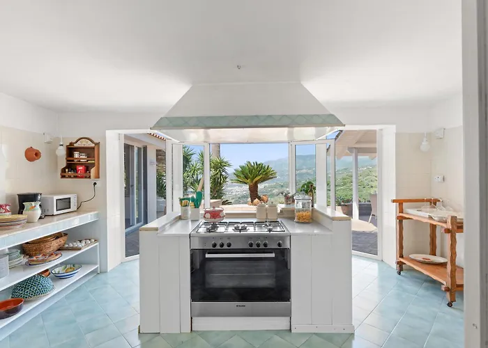 Giu Giu Vista Mare Con Piscina A