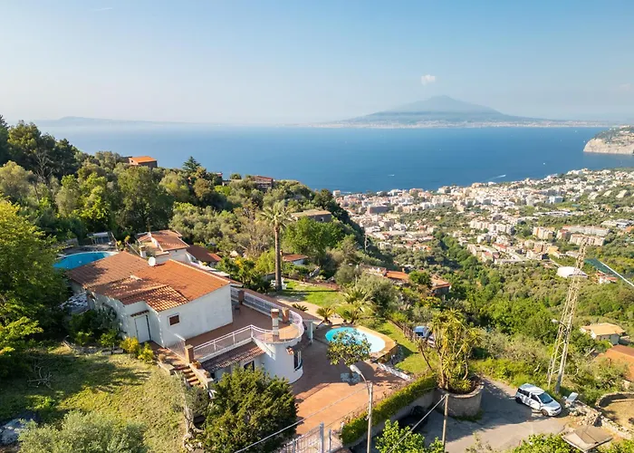 Giu Giu Vista Mare Con Piscina A 索伦托