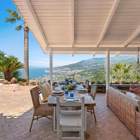 Villa Giu Giu Vista Mare Con Piscina A Sorrento