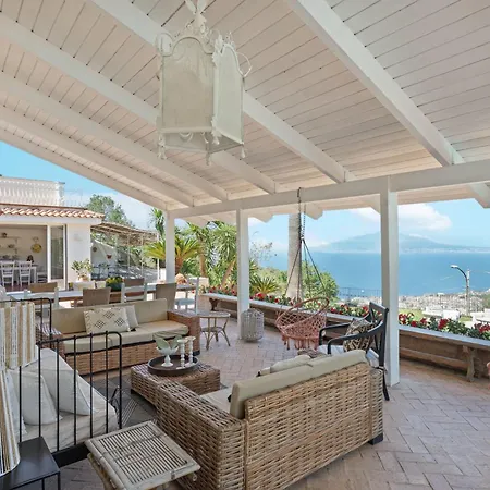 Giu Giu Vista Mare Con Piscina A Sorrento