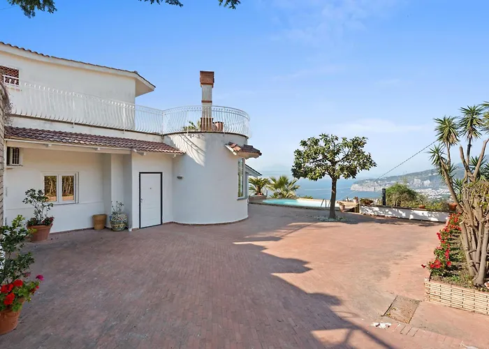 Giu Giu Vista Mare Con Piscina A Villa