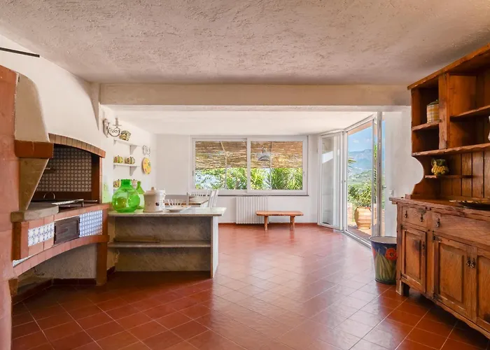 Giu Giu Vista Mare Con Piscina A Villa *